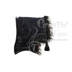Ensemble tapis de surfaix et collier plumes noires