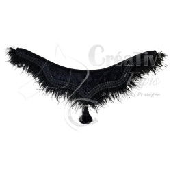 Ensemble tapis de surfaix et collier plumes noires