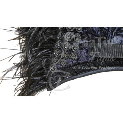 Ensemble tapis de surfaix et collier plumes noires